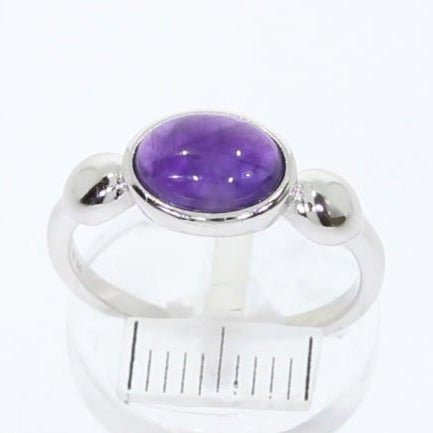 Ring Amethyst Detail