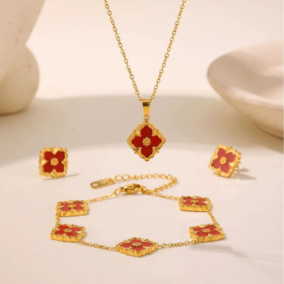 An elegant French collarbone chain that doesn't need to be removed when taking a bath