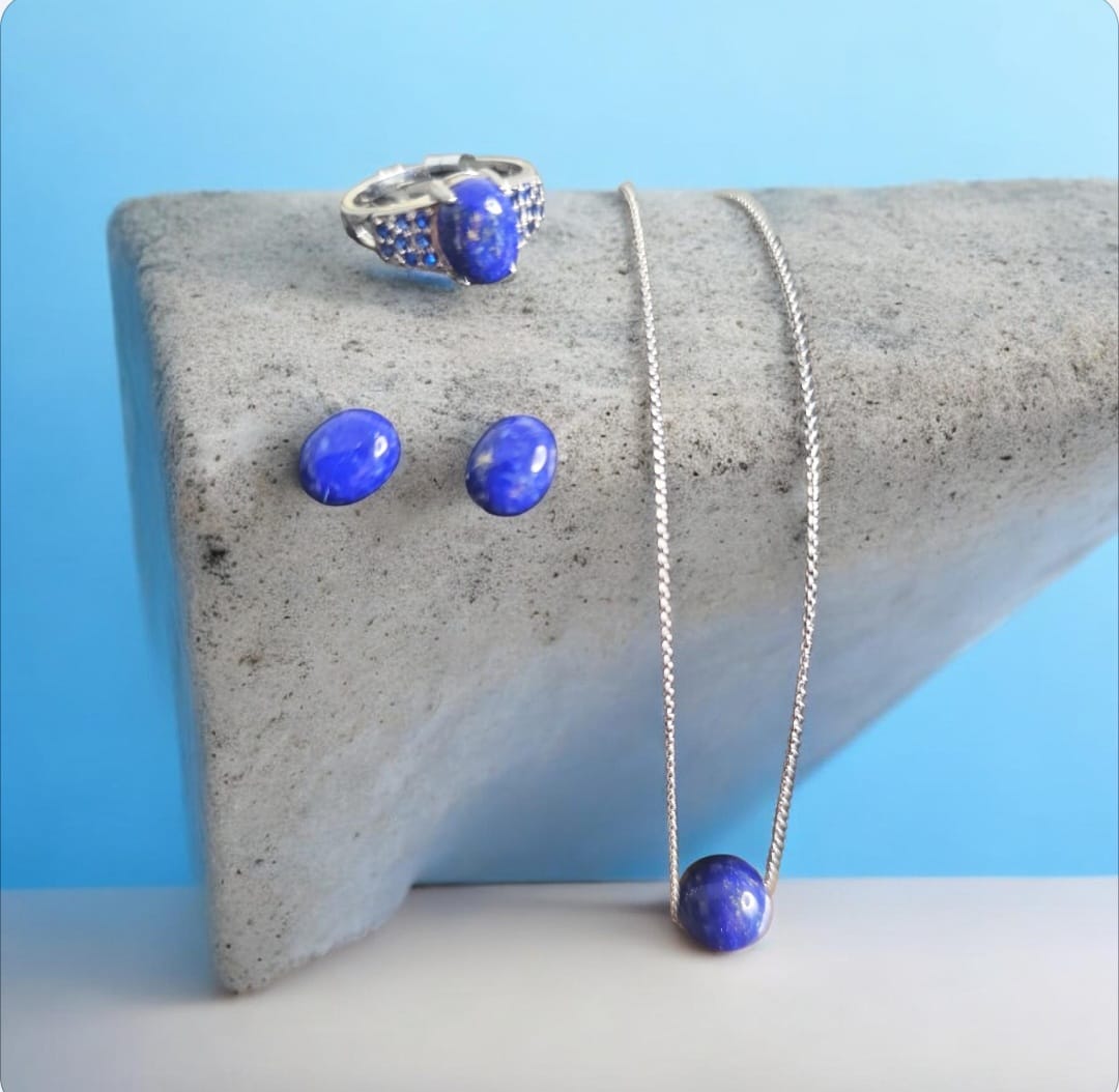 Exklusives Schmuckset aus rhodiniertem 925er Silber mit natürlichem Lapis Lazuli